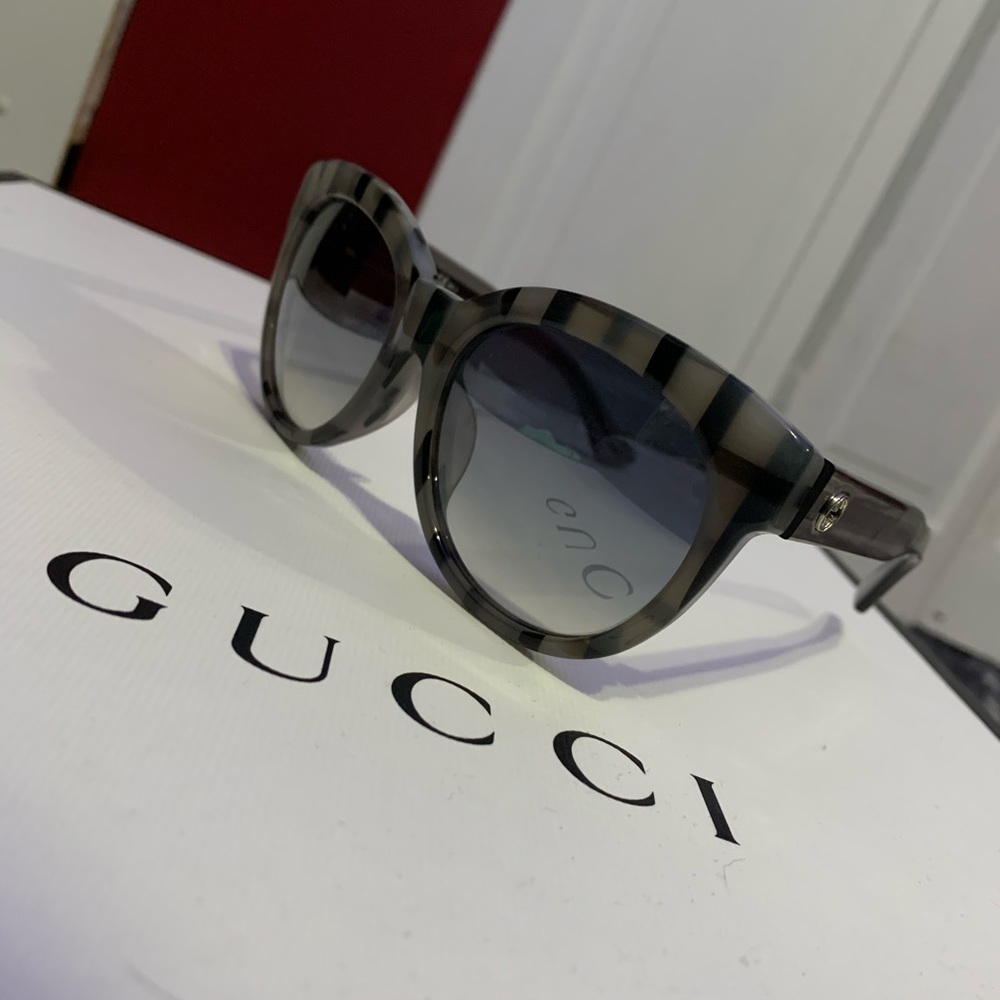 Gucci Sunglasses - Picture 6 of 8